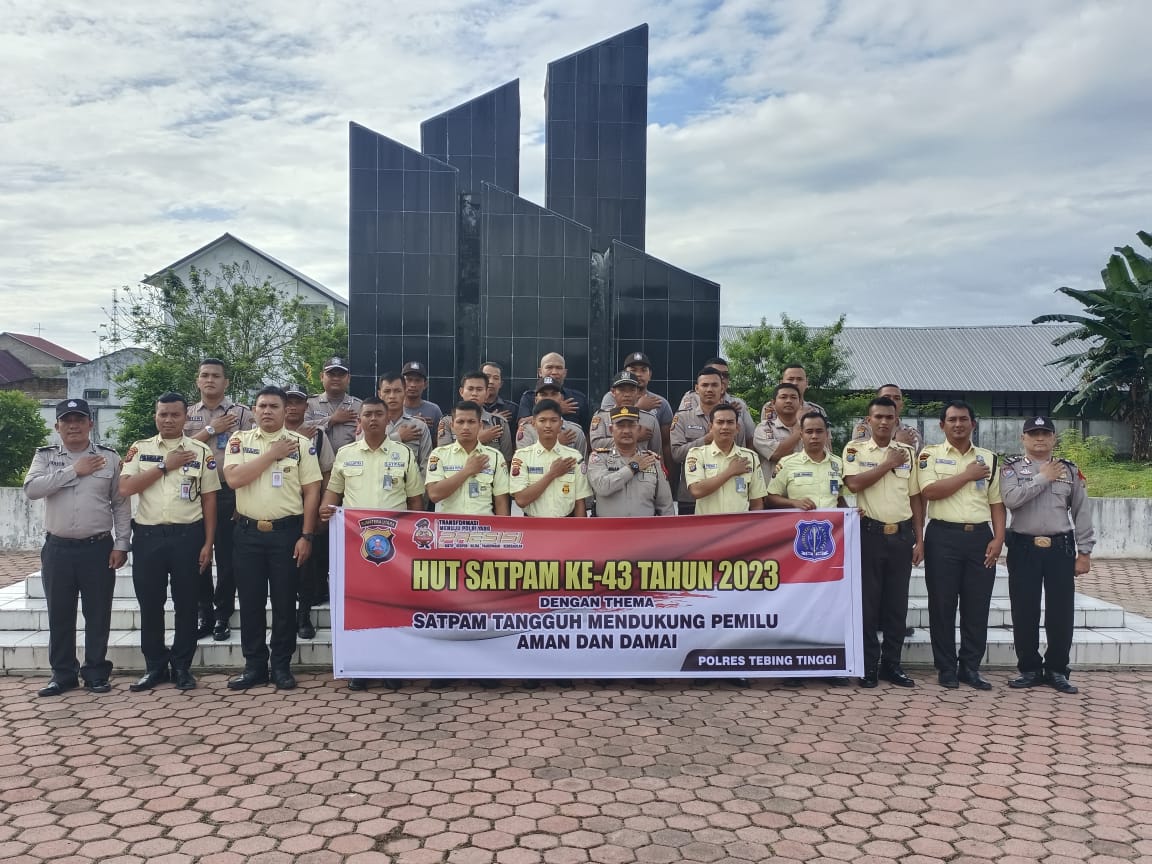 HUT Satpam, Polres Tebing Tinggi Ziarah Dan Tabur Bunga Di Makam Pahlawan