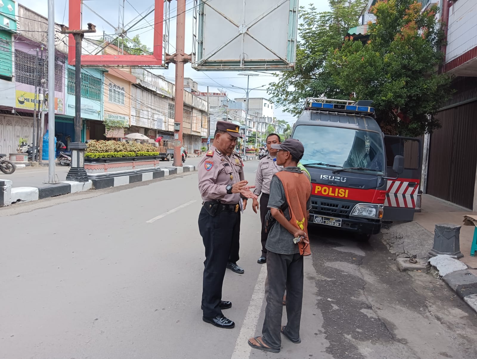 Hindari Kemacetan, Sat Binmas Polres Tebing Tinggi Sambangi Juru Parkir