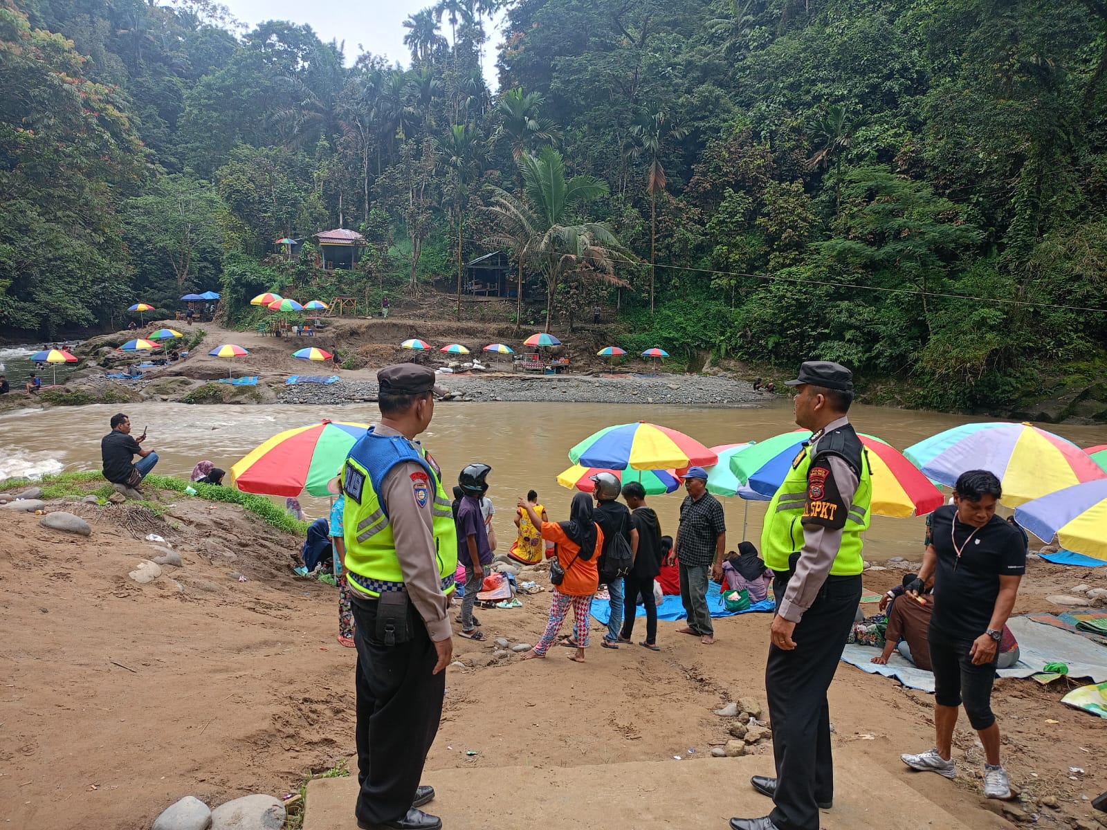 Polsek Sipispis Himbau Warga Waspada Banjir