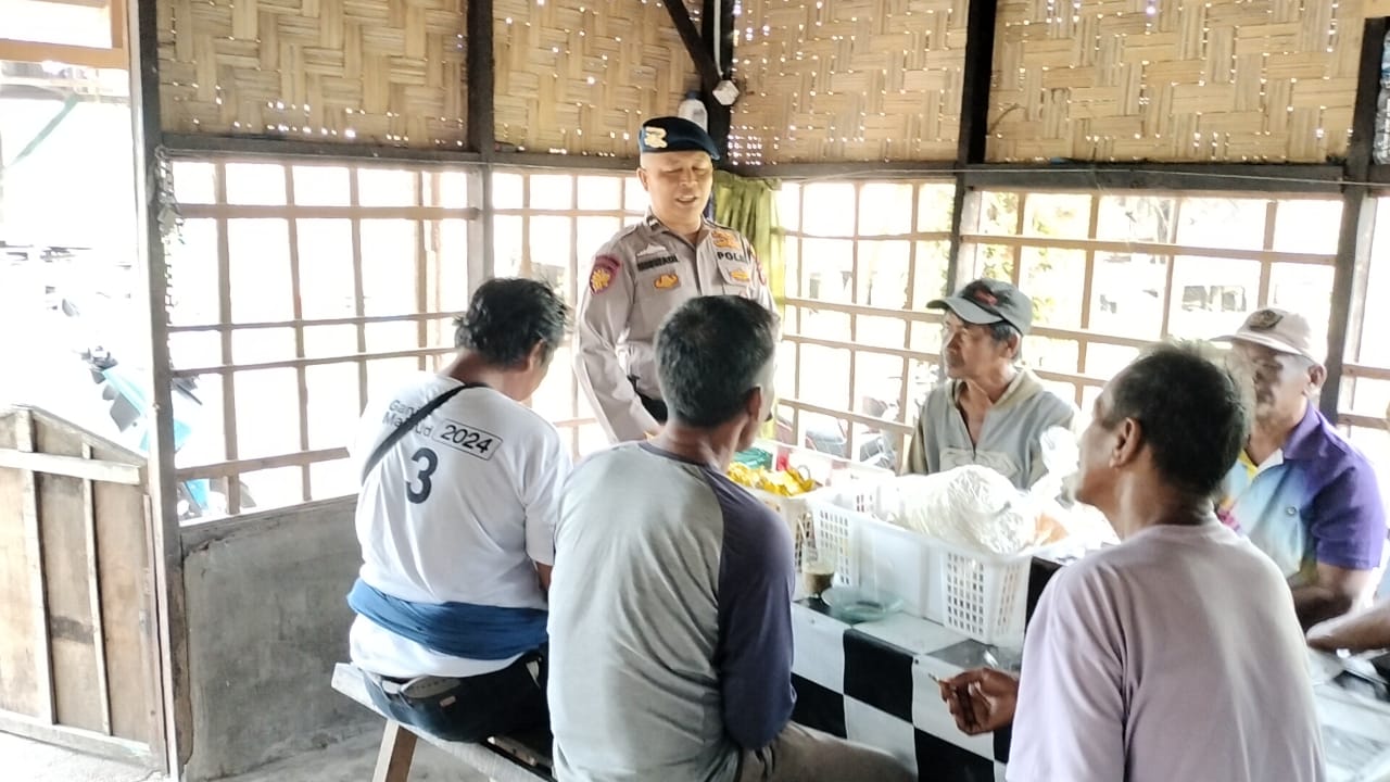 Satpol Airud Polres Sergai Sambangi Nelayan Tanjung Beringin