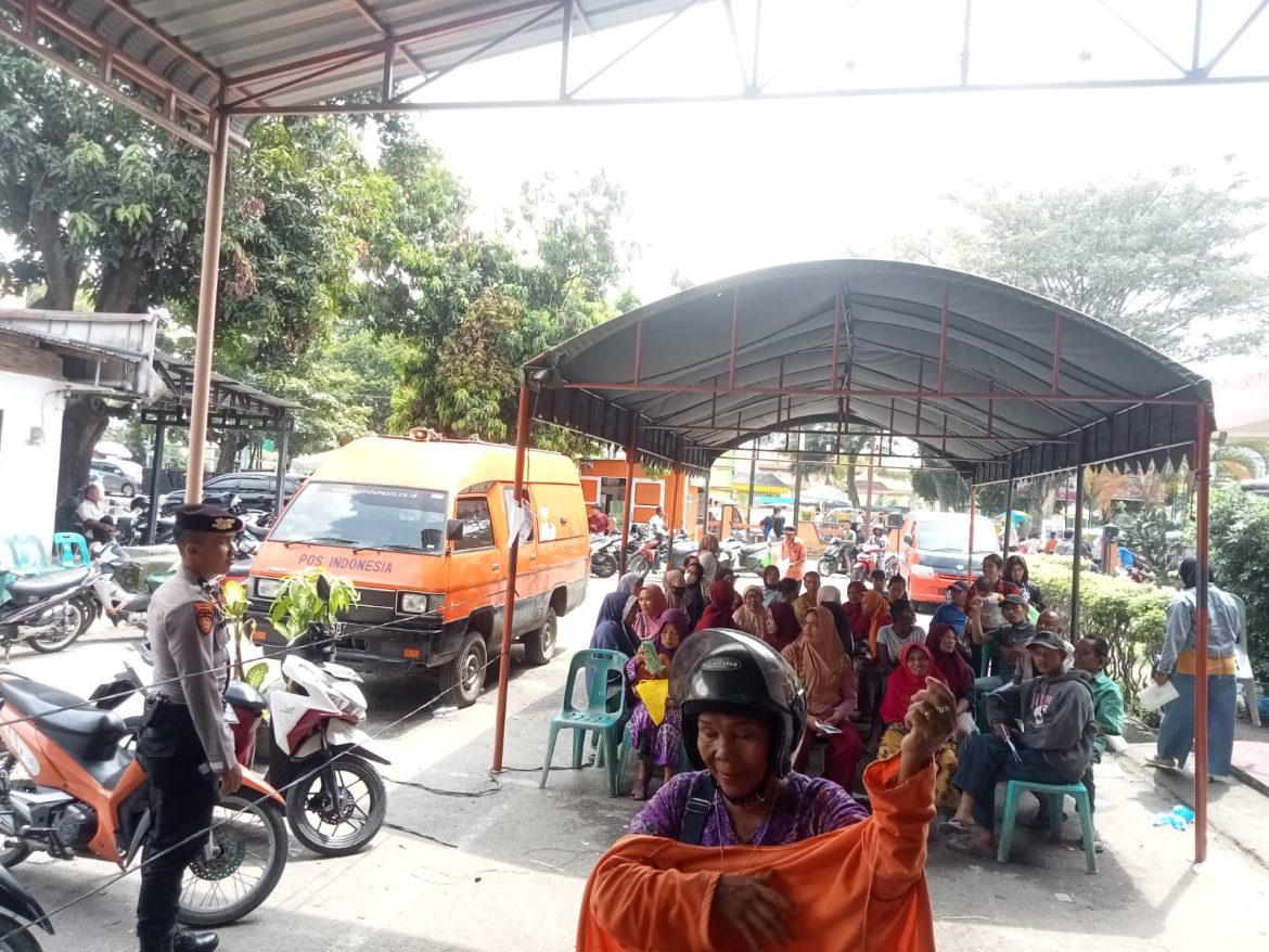 Polres Tebing Tinggi Pengamanan Penyaluran Bantuan Cadangan Pangan Pemerintah