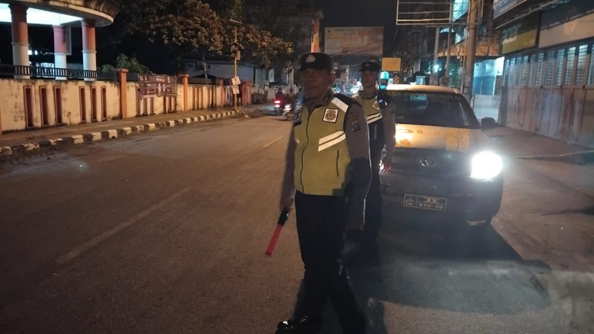 Antisipasi Kejahatan Jalanan, Polsek Padang Hulu Patroli Blue Light Di Pusat Kota