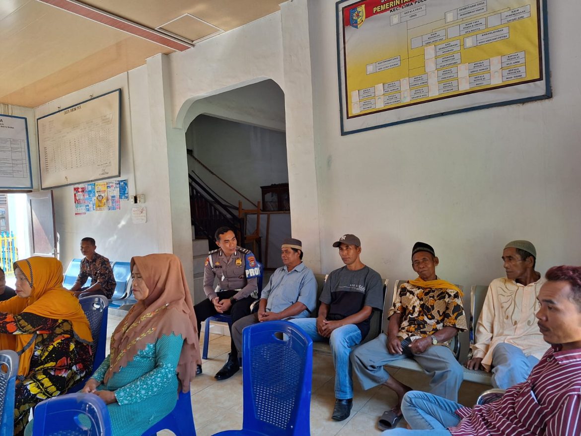 Cooling System OMB Polsek Lima Puluh Sambangi Warga Simpang Gambus