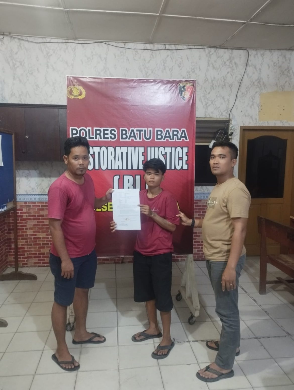 Polsek Indrapura Mediasi Kasus Pencurian Dengan Restoratif Justice