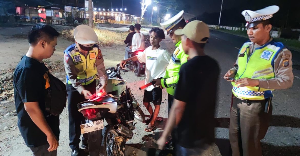 Patroli Gabungan Polsek Indrapura Antisipasi Kejahatan Jalanan Dan Knalpot Brong