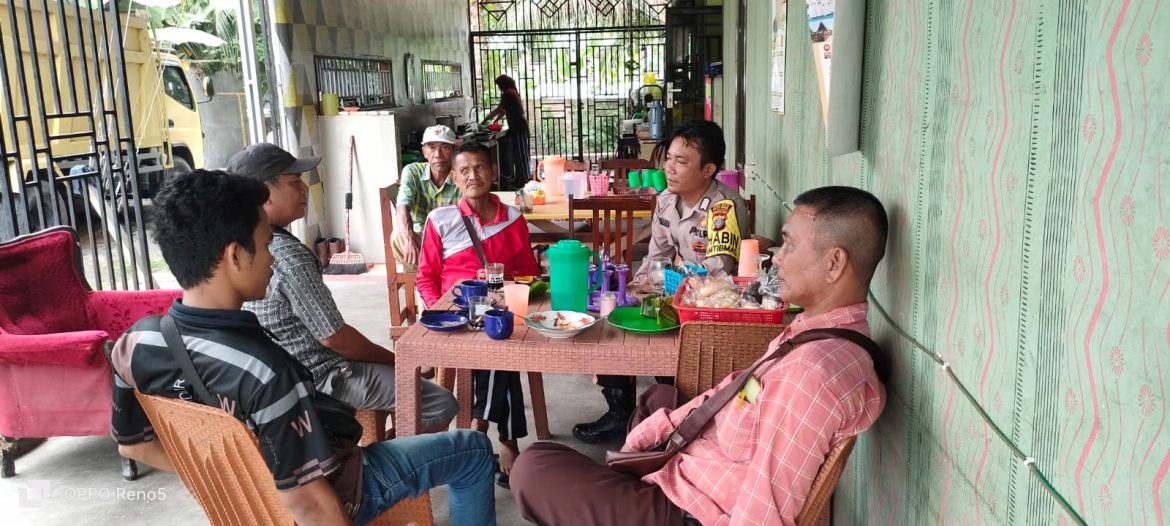 Bhabinkamtibmas Polsek Indrapura Cooling System Di Desa Laut Tador