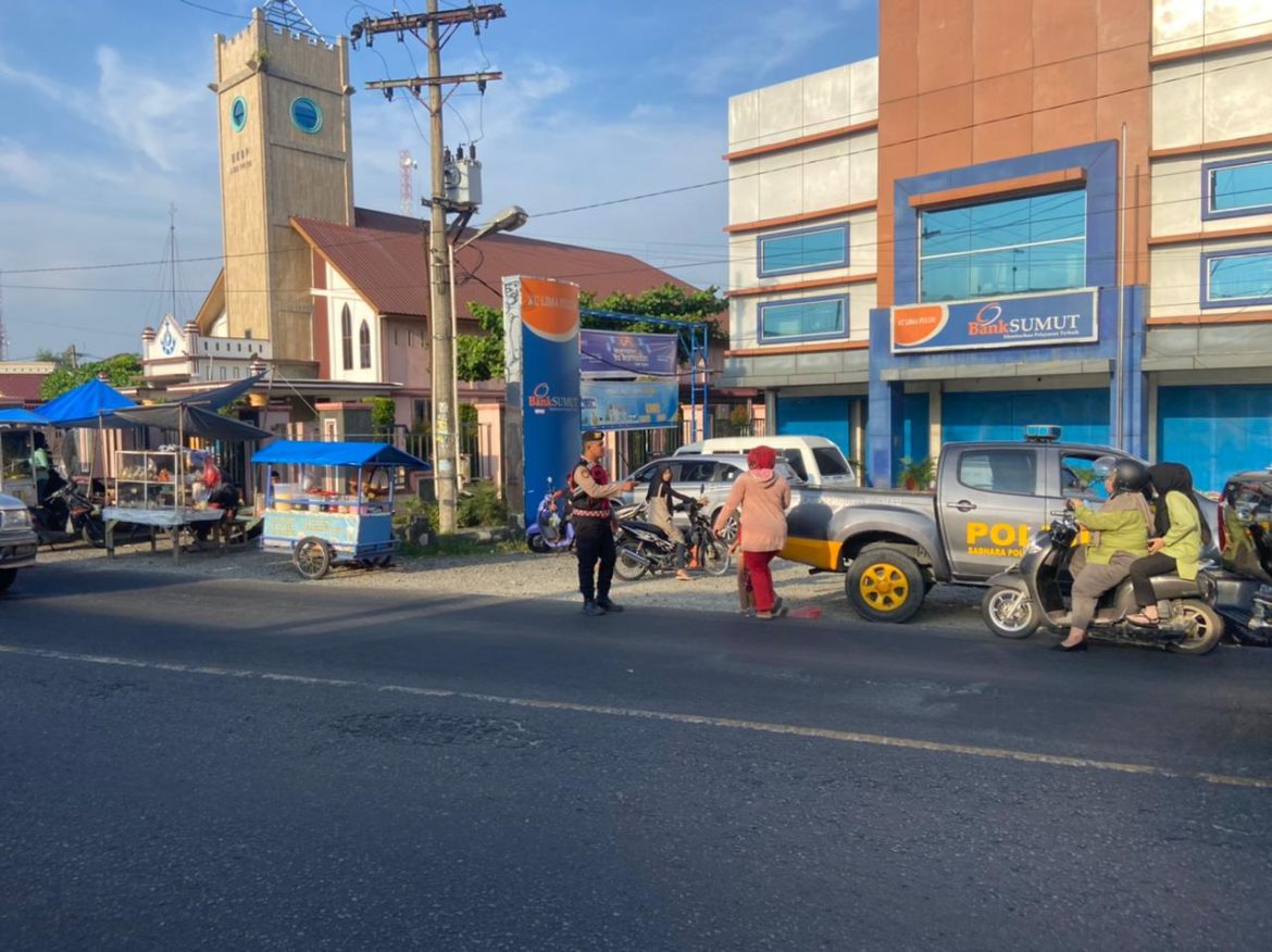 Sat Samapta Polres Batubara Berpatroli Di Pasar Tumpah Jelang Berbuka Puasa