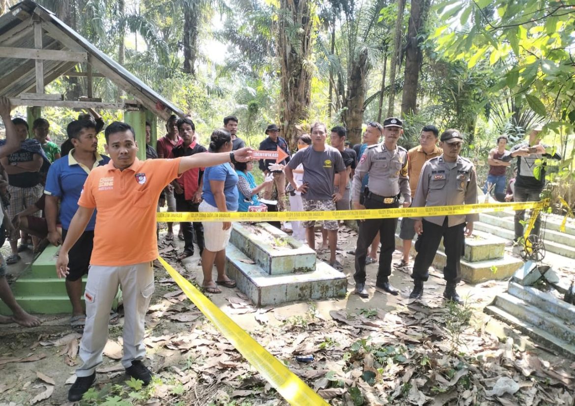 Tim Terpadu Polsek Kotarih Olah TKP Dugaan Bunuh Diri