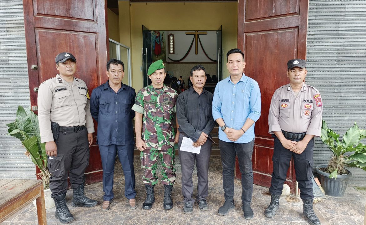 Pendekatan Religius TNI-Polri, Polsek Kotarih Bersama Koramil 17/KTR Patroli Jumat Agung