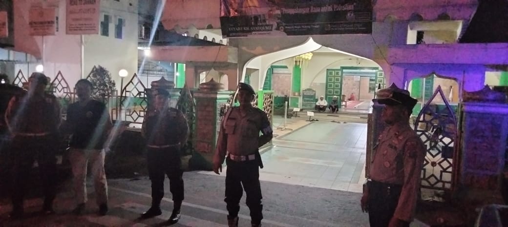 Antisipasi Gangguan Kamtibmas, Polres Tebing Tinggi Bubarkan Remaja Secara Humanis Saat Patroli Subuh