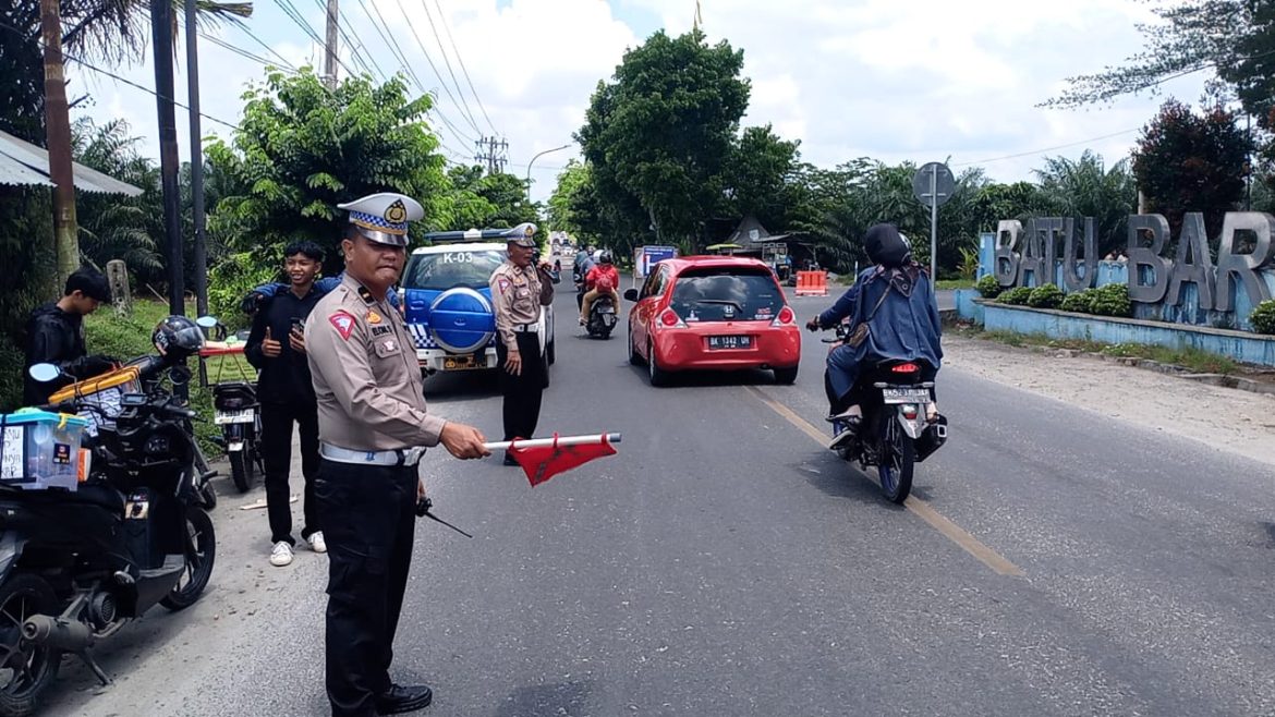 H+2 Idul Fitri, Kasatlantas Polres Batu Bara AKP Hotlan W. Siahaan, S.H Pastikan Arus Lalulintas Aman Lancar