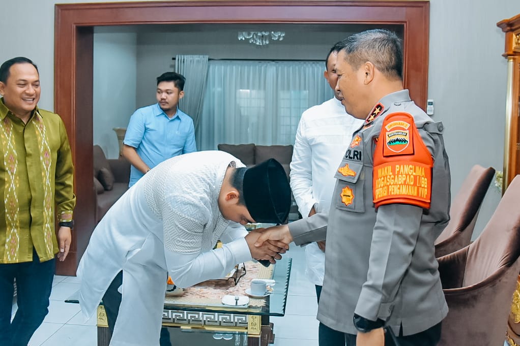 Kapolres Batu Bara Hadiri Halal Bi Halal Idul Fitri 1445 H Di Kediaman Kapolda Sumut