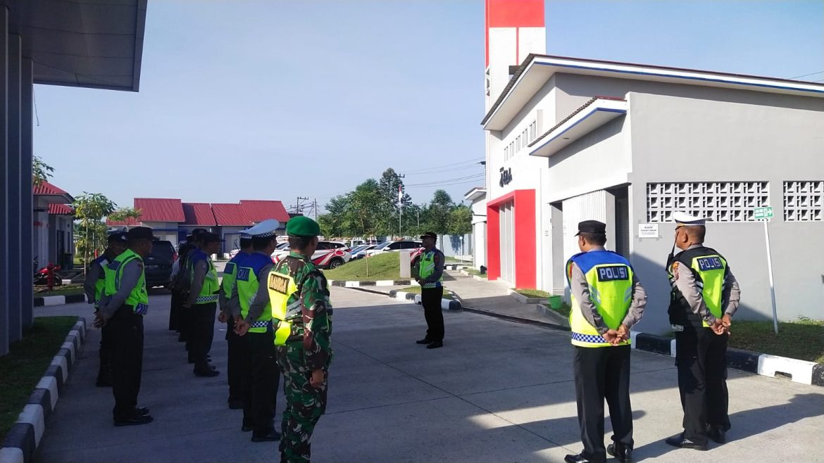 Kapolsek Tebing Tinggi AKP Saepullah, S.Sos, M.H Pantau Arus Mudik Di Pos Yan Pintu Tol