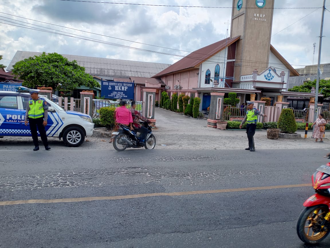 Ciptakan Ruang Publik Nyaman Sat Lantas Polres Batu Bara Pengamanan Ibadah Minggu