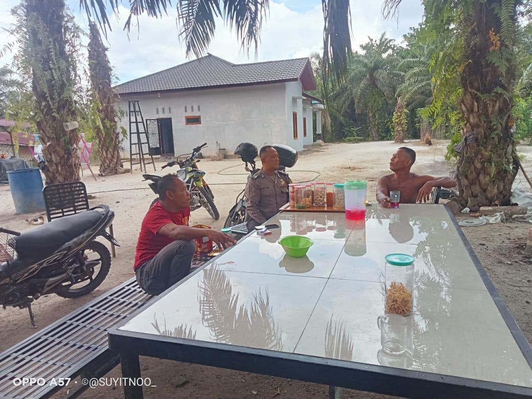 Bhabinkamtibmas Polsek lndrapura Cooling System Ajak Warga Ciptakan Harkamtibmas