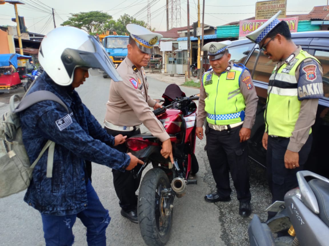 Satlantas Polres Batu Bara Tindak Pelanggaran Lalin Dan Penggunaan Knalpot Brong