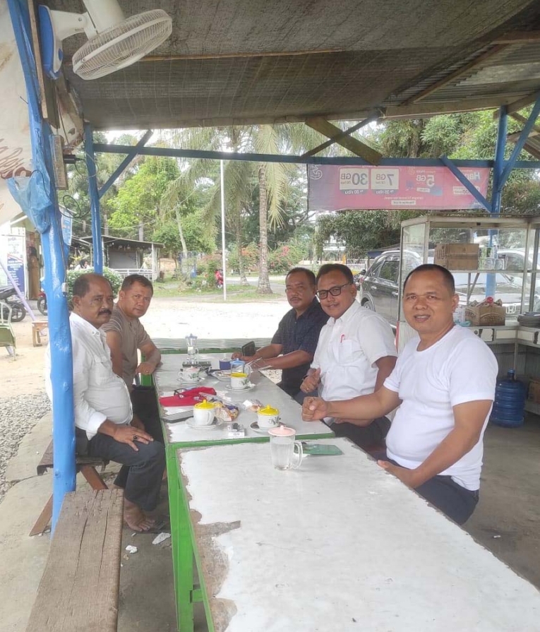 Satu Tekad, Kapolsek AKP Tukkar L. Simamora, S.H, M.H Silaturahmi Dengan Kepala BRI Dan Tokoh IPK Lima Puluh