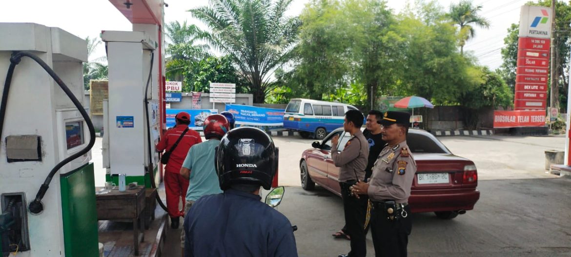 Sat Binmas Polres Tebing Tinggi Sambang Dan Beri Himbauan Di SPBU Tambangan