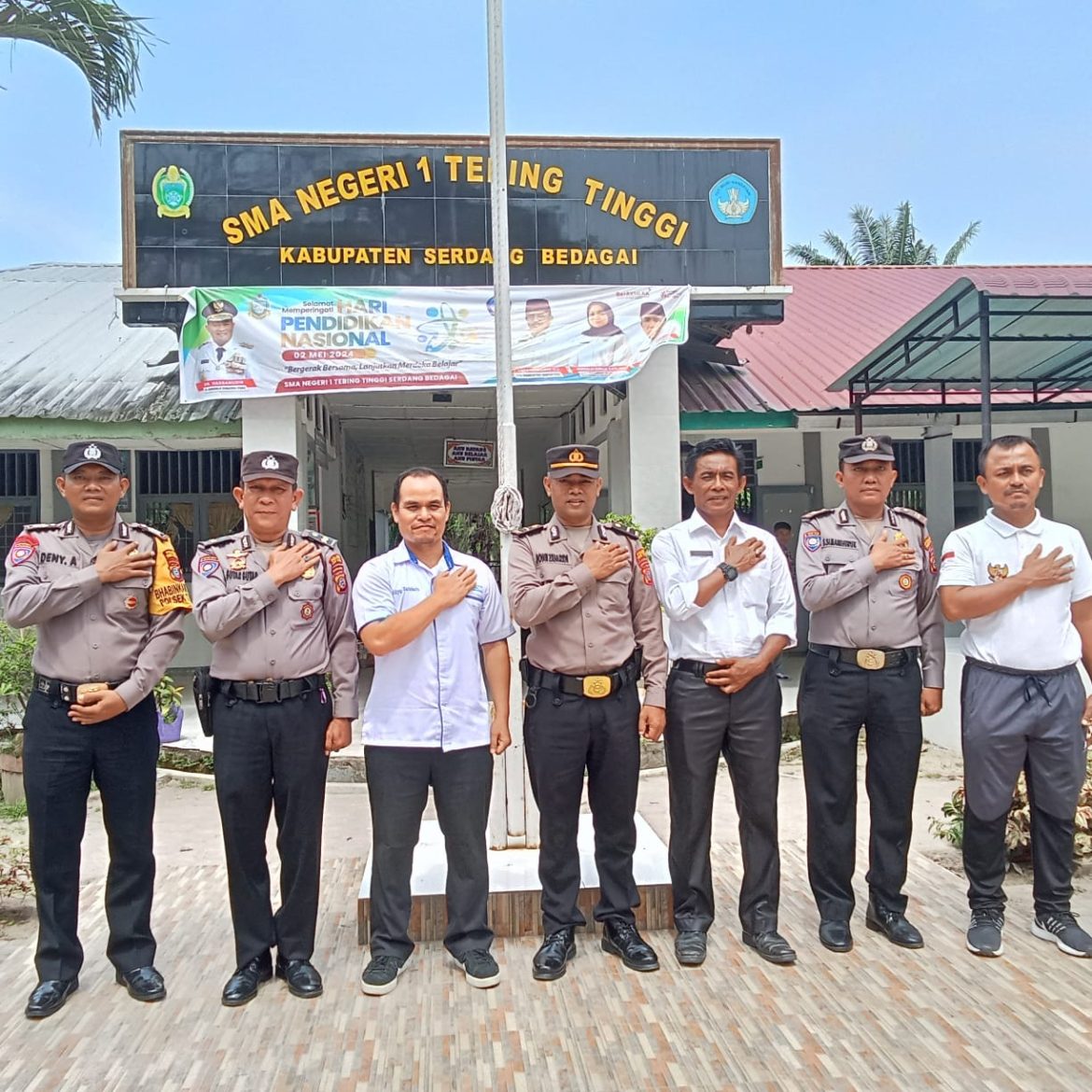 Sat Binmas Polres Tebing Tinggi Sambang Dan Koordinasi Di SMA Negeri 1