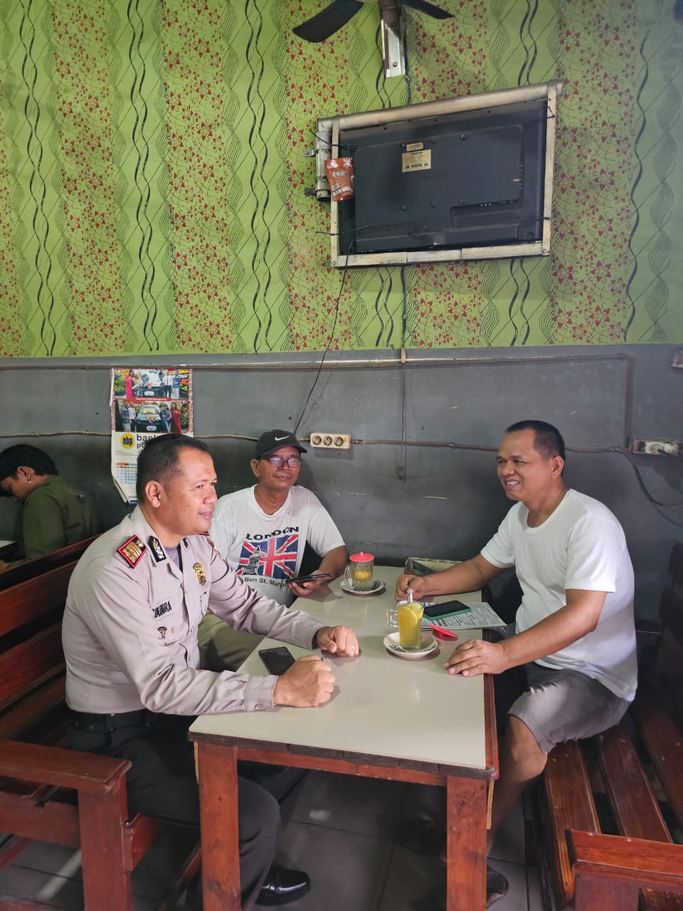 Kapolsek lima Puluh AKP Tukkar L. Simamora, S.H, M.H Cooling system Bersama Masyarakat