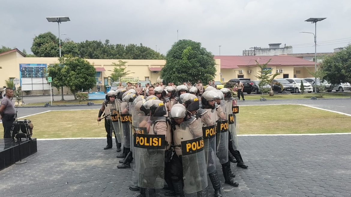 Tingkatkan Kebugaran, Pleton Dalmas Polres Batubara Lakukan Pembinaan Fisik Jasmani