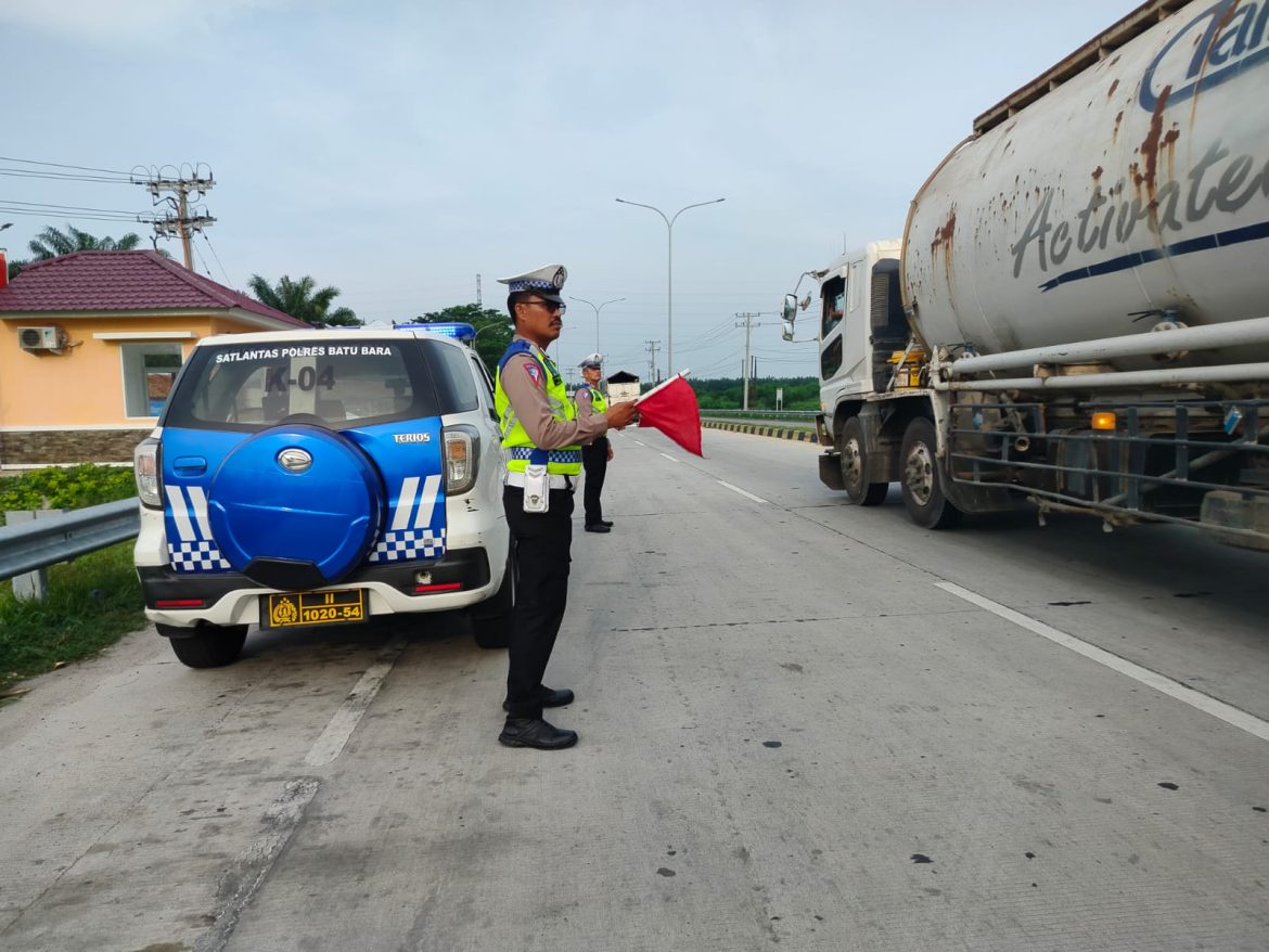 Sat Lantas Polres Batu Bara Gelar Patroli Kibas Bendera Di Jalinsum