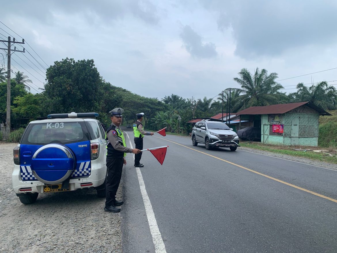 Pastikan Aman Lancar, Sat Lantas Polres Batu Bara Laksanakan Patroli Kibas Bendera