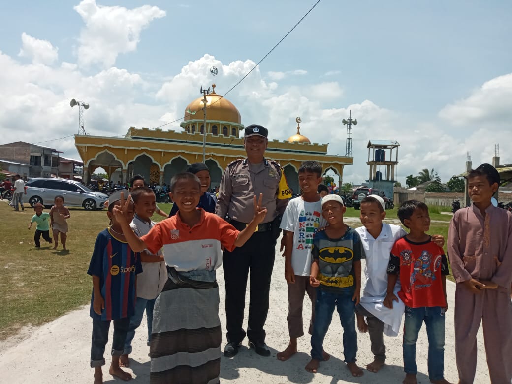 Pengamanan Sholat Jumat salah satu wujud Polri Hadir Ditengah masyarakat