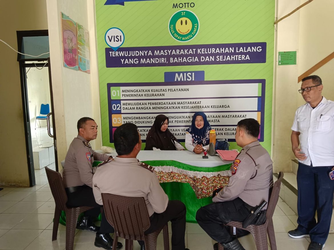 Sat Binmas Polres Tebing Tinggi Sampaikan Pesan Kamtibmas Saat Sambang Ke Kantor Lurah