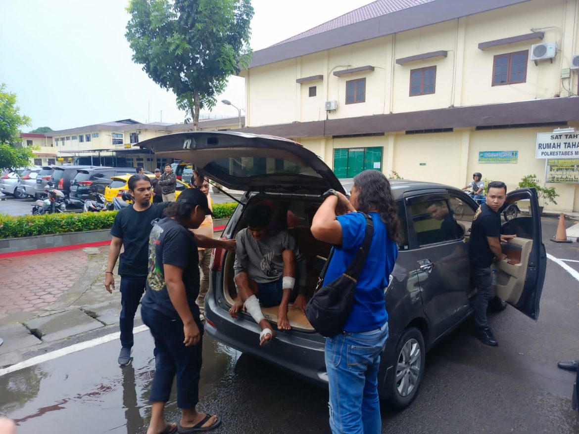 Polrestabes Medan Tembak Begal Sadis, Tangan Korban Dibacok Nyaris Putus