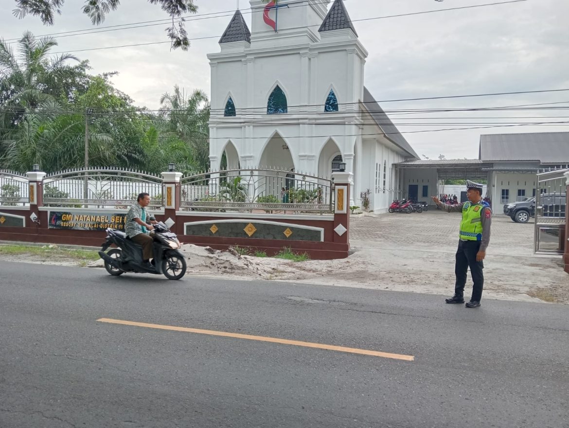 Sat Lantas Polres Batubara Laksanakan Patroli Dan Pengamanan Gereja