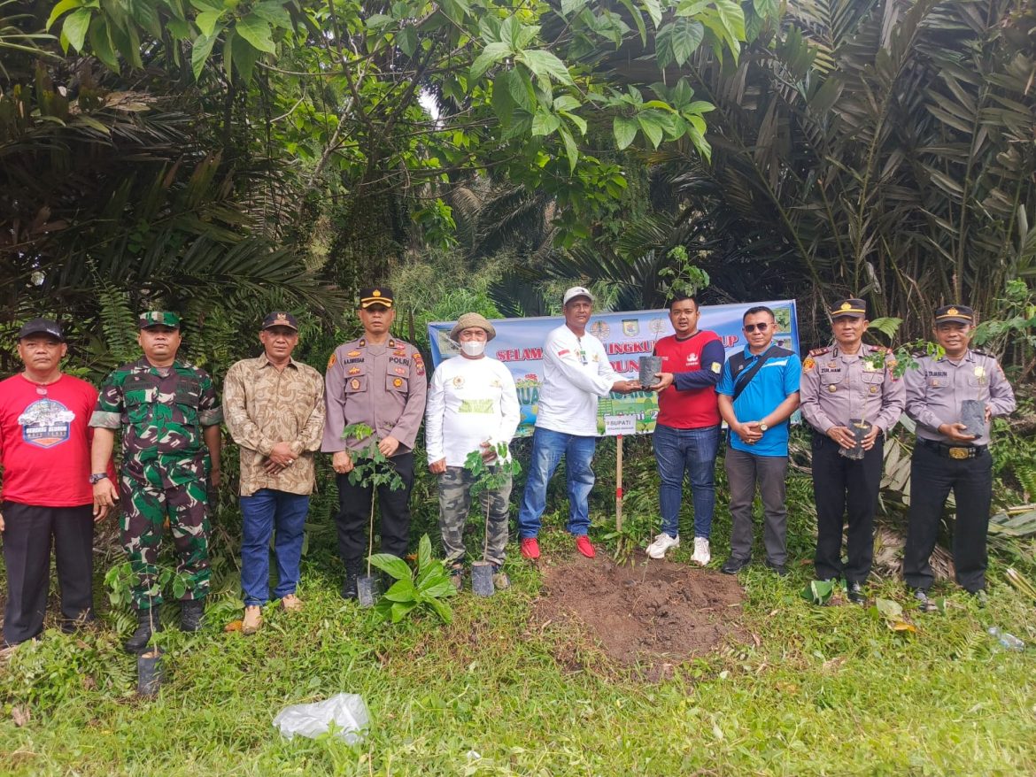 Peringati Hari Lingkungan Hidup, Polres Tebing Tinggi Ikuti Aksi Penanaman Pohon