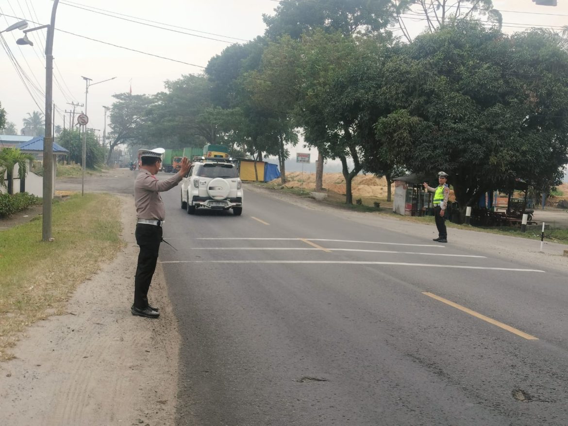 Gatur Lalin Pagi, Kasat Lantas Polres Batu Bara AKP Hotlan W. Siahaan: Untuk Terciptanya Kamseltibcar Lantas