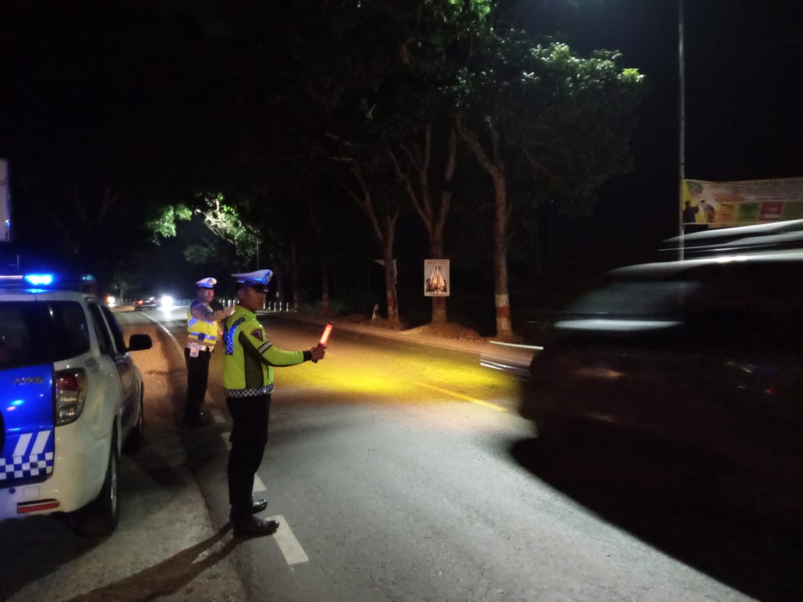 Sat Lantas Polres Batu Bara Patroli Blue Light Di Jalinsum