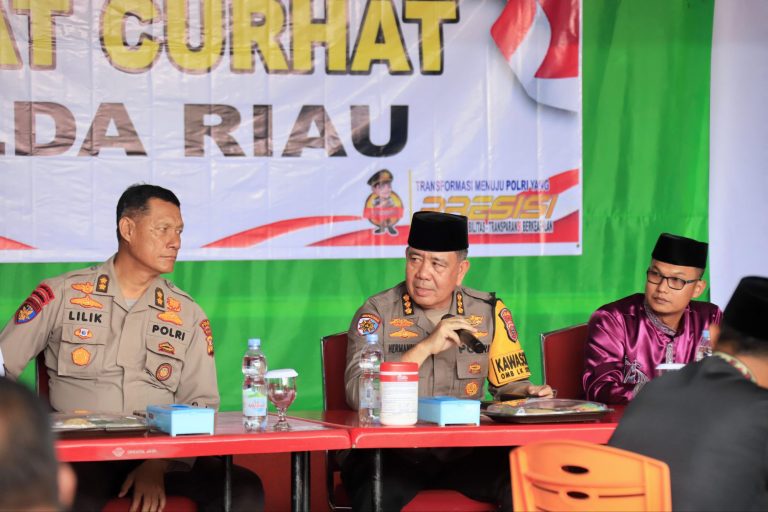 Masyarakat Kecamatan Senapelan Jumat Curhat Bersama Polda Riau