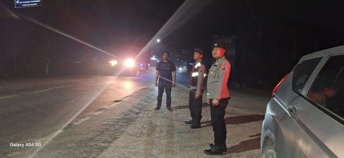 Patroli Dialogis Malam Polsek Lima Puluh Jaga Kamtibmas