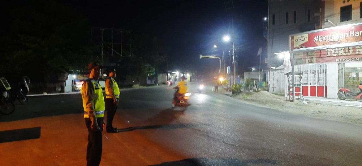 Antisipasi Kemacetan Diakhir Pekan, Polsek Padang Hilir Laksanakan Patroli Blue Light