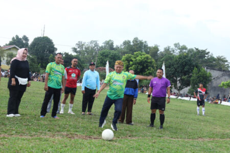 Bupati Dawam Rahardjo Tutup Kompetisi LIGA Way Bungur Tahun 2024