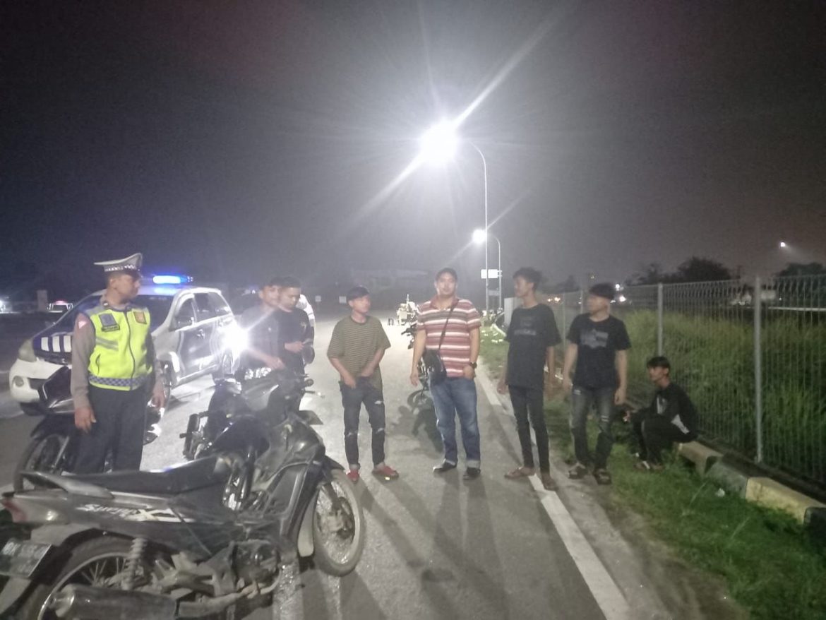 Patroli Malam Polsek Indrapura Antisipasi Begal dan Balap Liar