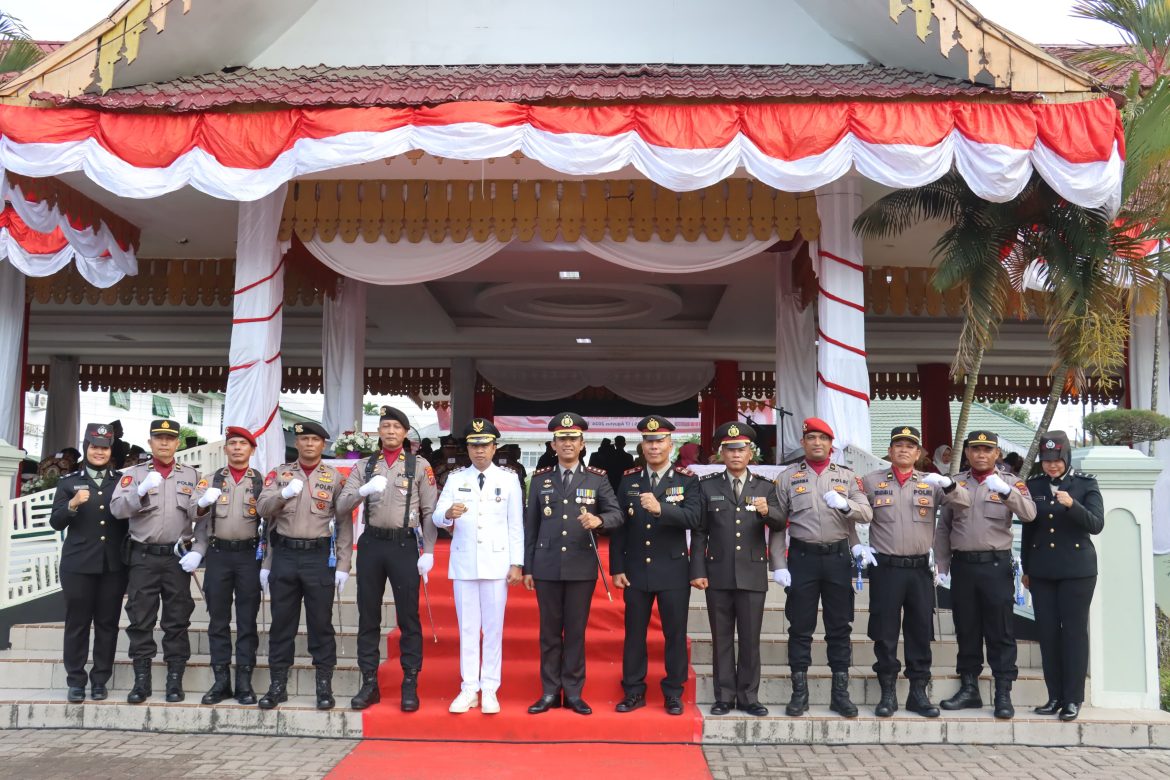 Kapolres Tebing Tinggi Jadi Inspektur Upacara Penurunan Bendera HUT RI Ke-79