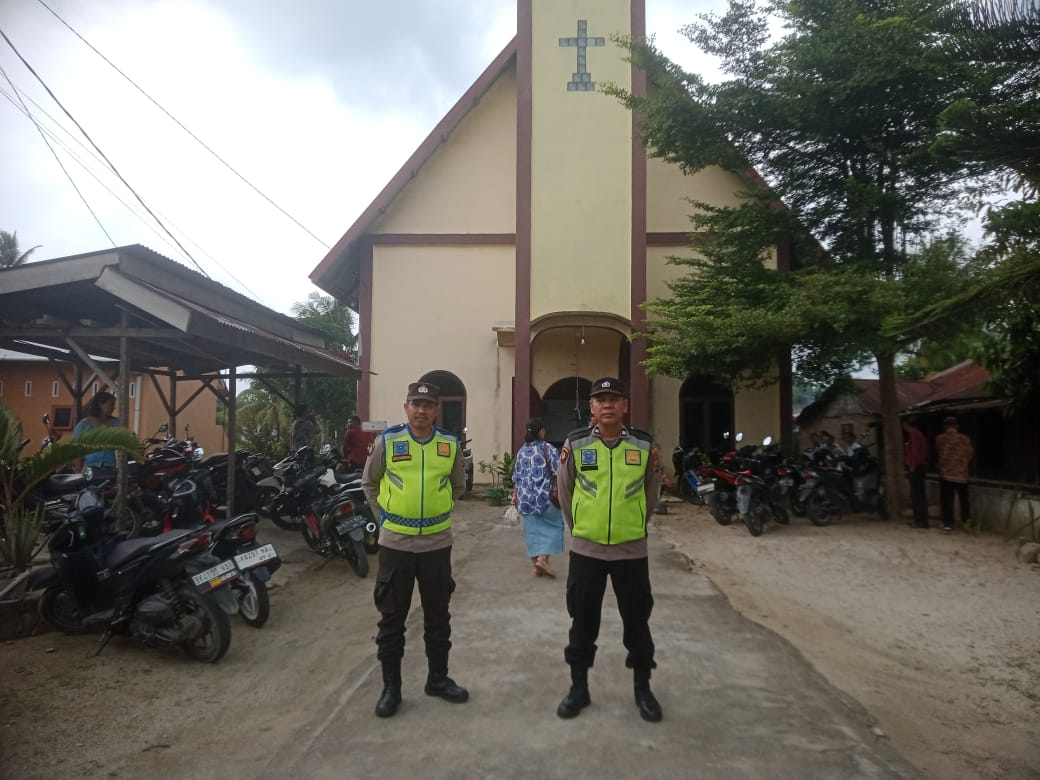 Polsek Tebing Tinggi Pengamanan Ibadah Gereja