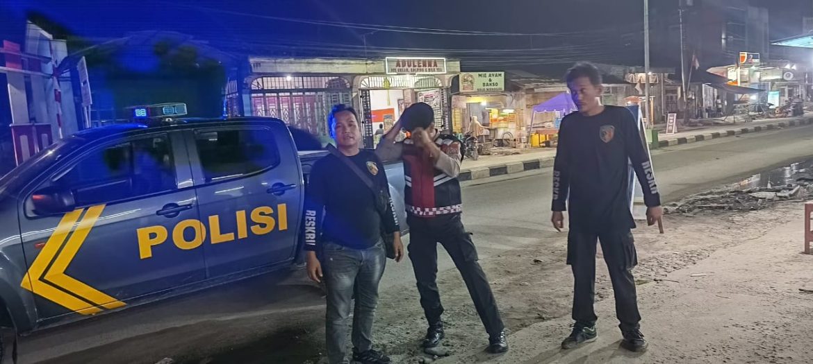 Antisipasi Kejahatan Malam, Polsek Labuhan Ruku Susuri Jalanan