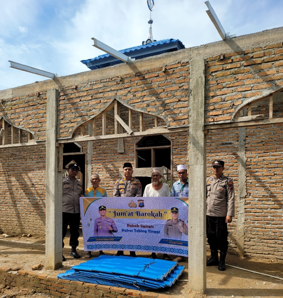 Jumat Barokah, Kapolsek Sipispis AKP Syamsul Arifin Batubara, S.E, M.Si Sumbang Seng Pembangunan Mushollah AL-Kautsar