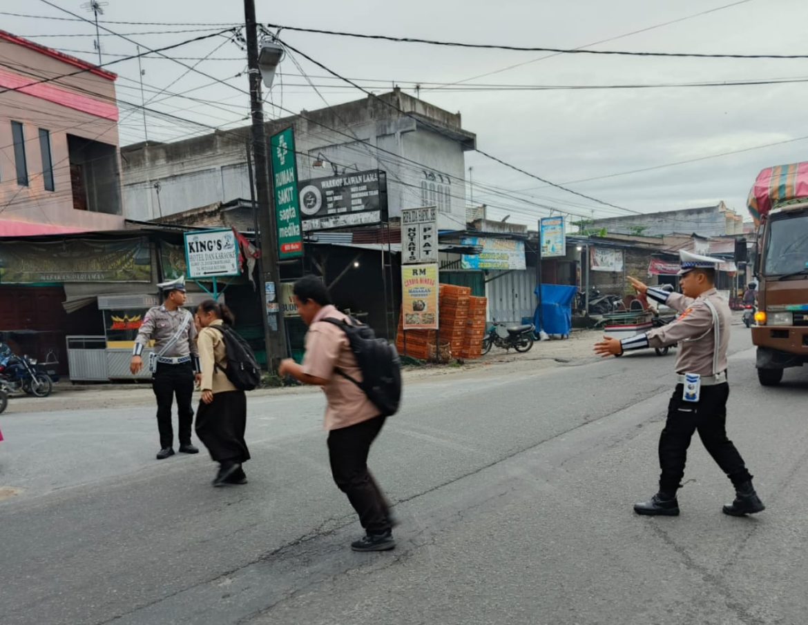 Sat Lantas Polres Batu Bara Gatur Lalulintas Pagi