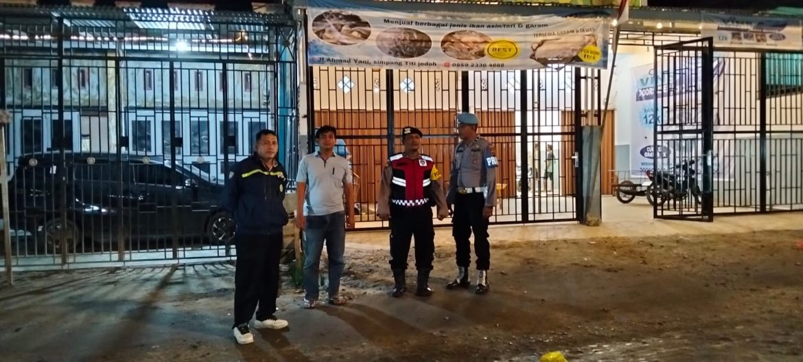 Antisipasi Gangguan Kamtibmas, Polsek Medang Deras Susuri Jalanan