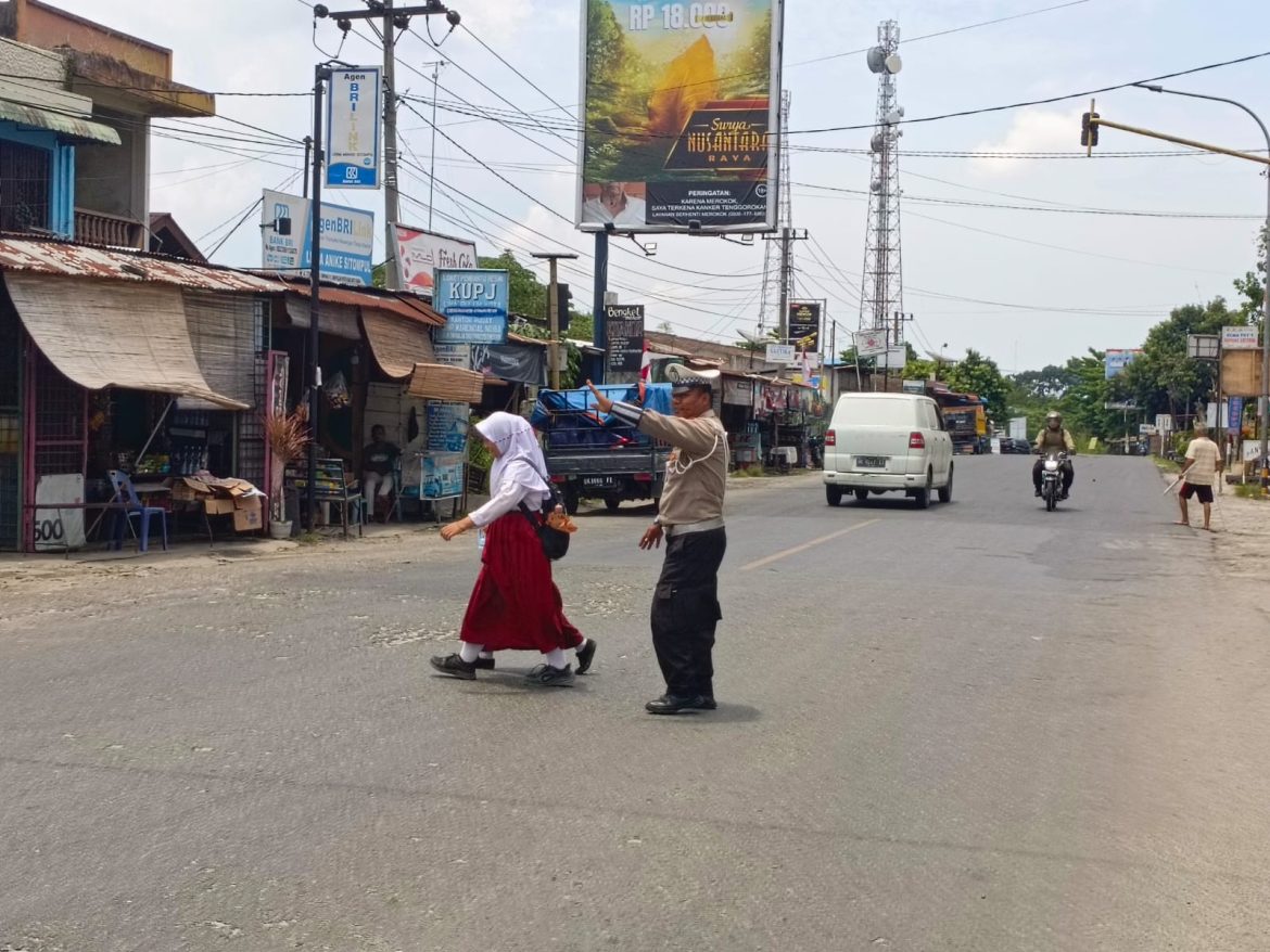 Antisipasi Kemacetan, Sat Lantas Polres Batu Bara Gatur Lalin Disejumlah Ruas Jalan