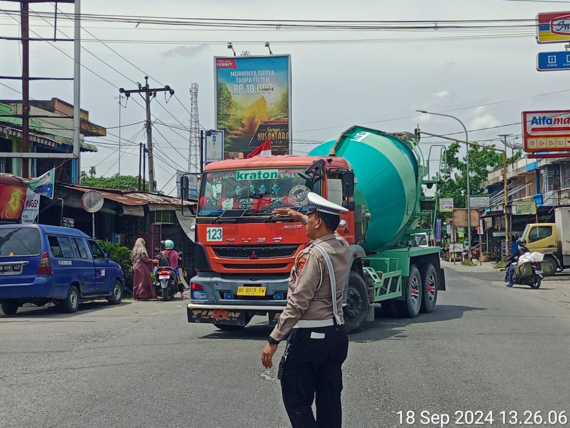 Sat Lantas Polres Batu Bara Gatur Lalin Antisipasi Kemacetan