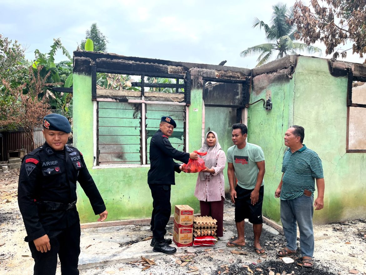 Satgas Tindak Sub satgas PHH Laksanakan Patroli Dialogis Dalam Rangka Cooling System di Tempat Masyarakat yang Menjadi Korban Kebakaran