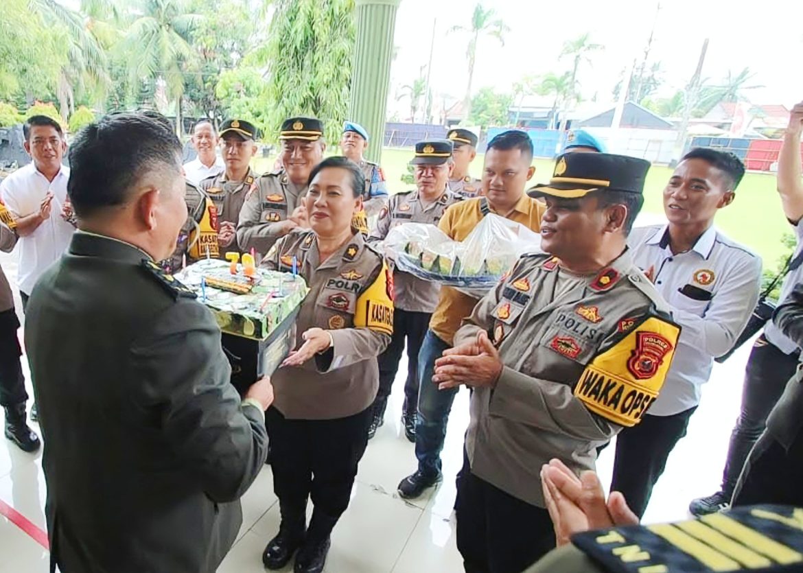 Polres Sergai Beri Kejutan HUT TNI Ke-79 di Kodim 0204/DS