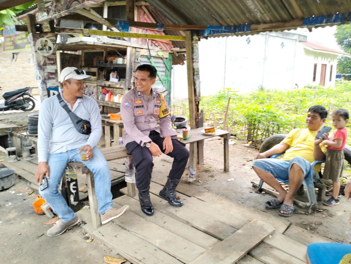 Bhabinkamtibmas Polres Tebing Tinggi Sambang dan Cooling System Kepada Masyarakat